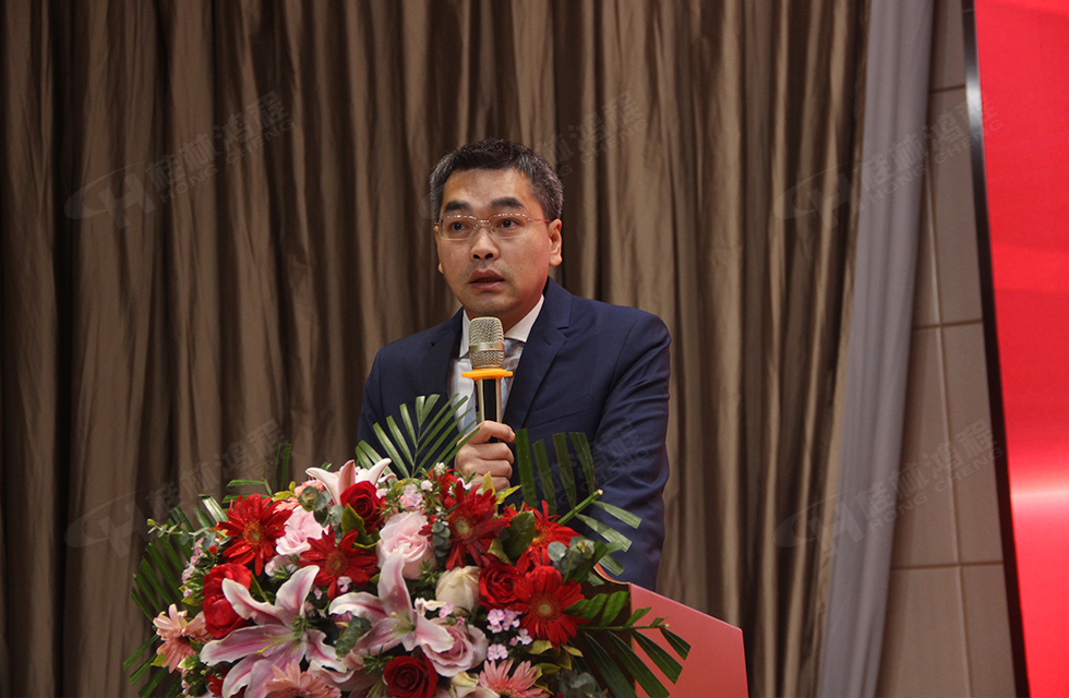 金牛辭舊歲，猛虎迎春來。搭著歡樂的時光列車，我們一起歡送碩果累累的2021年，迎來了嶄新的2022年。1月26日，我們歡聚一堂，在歡聲笑語、載歌載舞中迎接新春，“立足新鴻程開創新局面”桂林鴻程2021年年終總結表彰會由此開始！